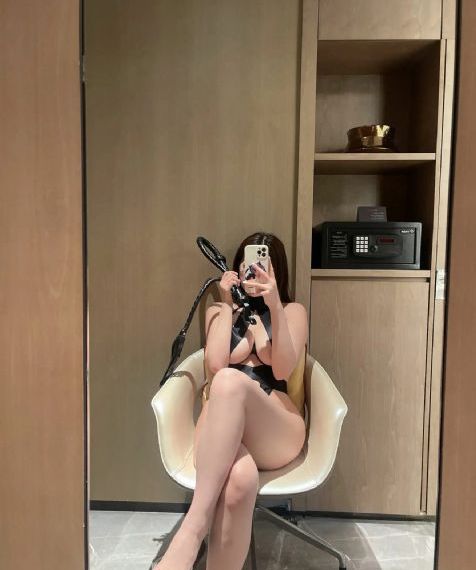 亚洲精品呦女_在线完整观看