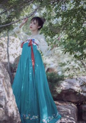 久久中文字幕制服丝袜美腿电影_BD英语神马在线观看